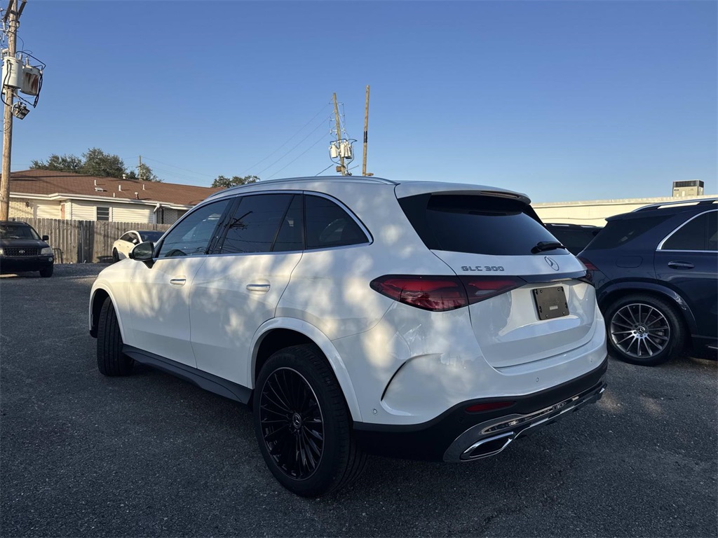 2026 Mercedes Benz GLC 300 photo 4