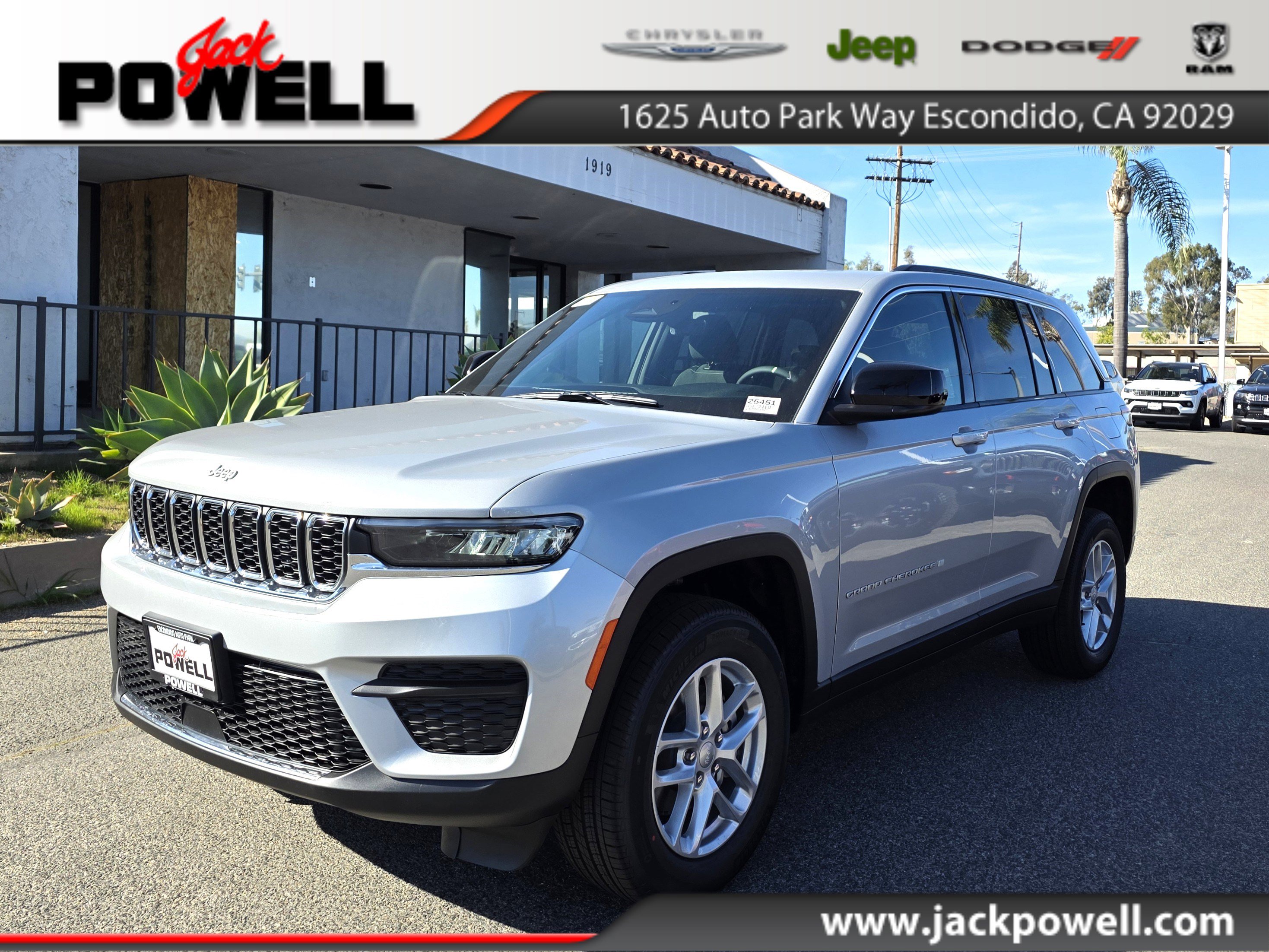 2025 Jeep Grand Cherokee Laredo's photo