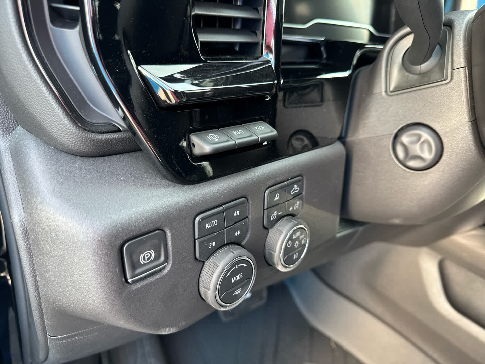 2025 Chevrolet Silverado 1500 ZR2 photo 18