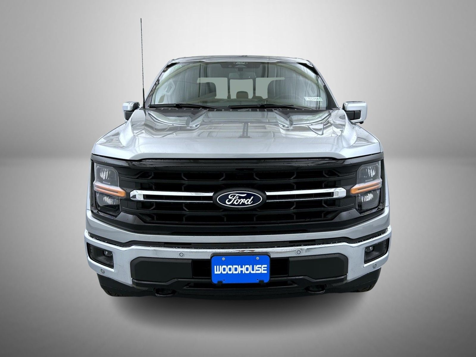 2025 Ford F-150 XLT photo 2