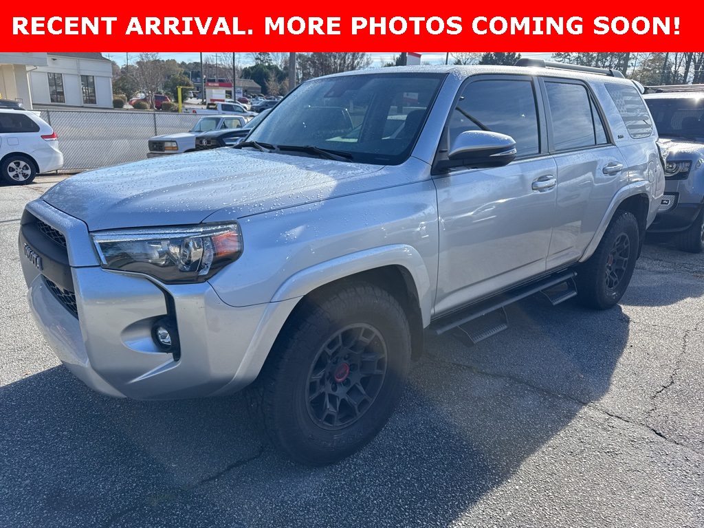 2022 Toyota 4Runner SR5 Premium photo 2