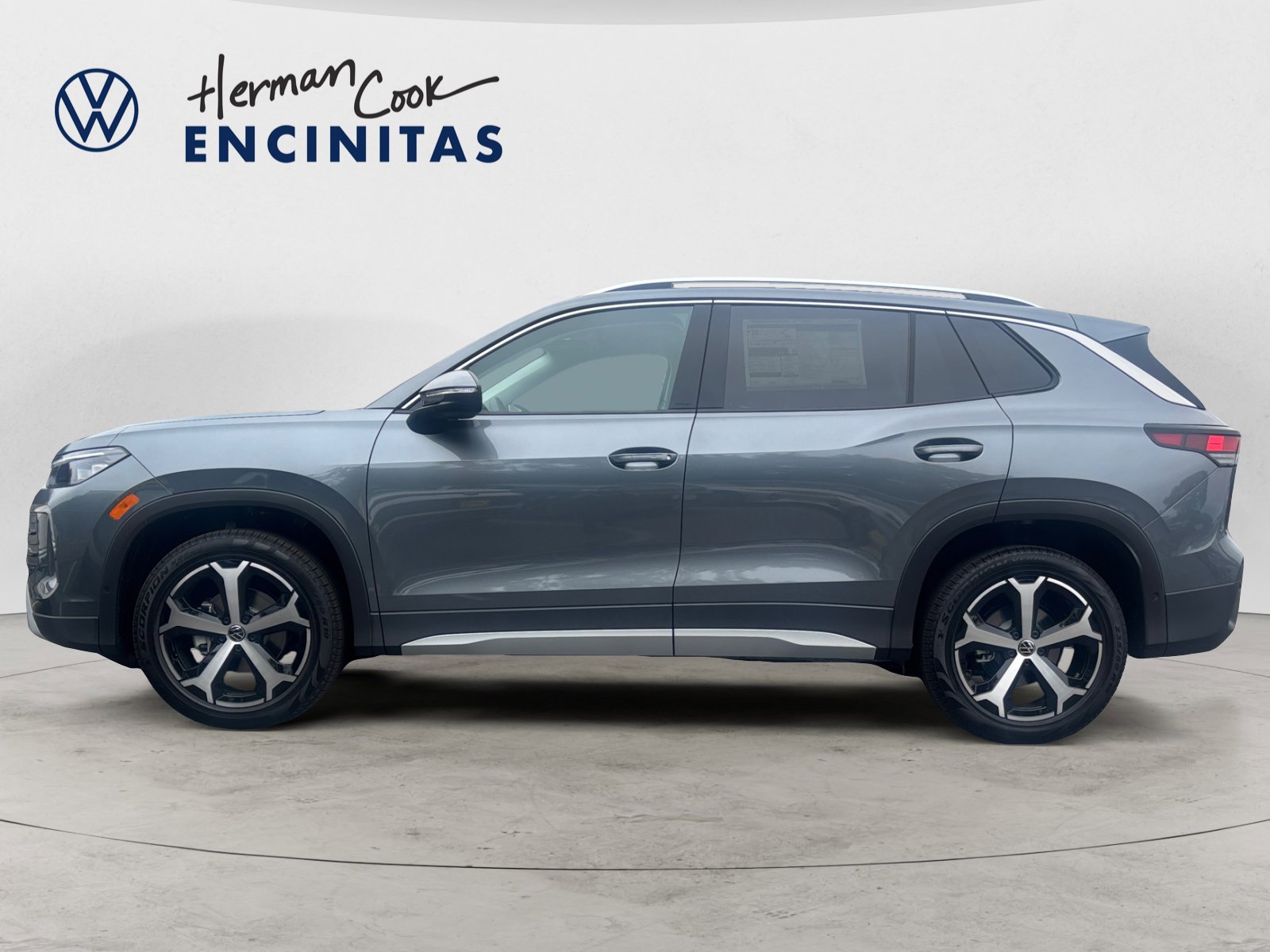 2026 Volkswagen Tiguan SE photo 2