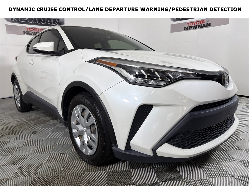 2021 Toyota C-HR LE's photo
