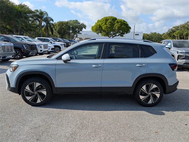 2025 Volkswagen Taos SE photo 5