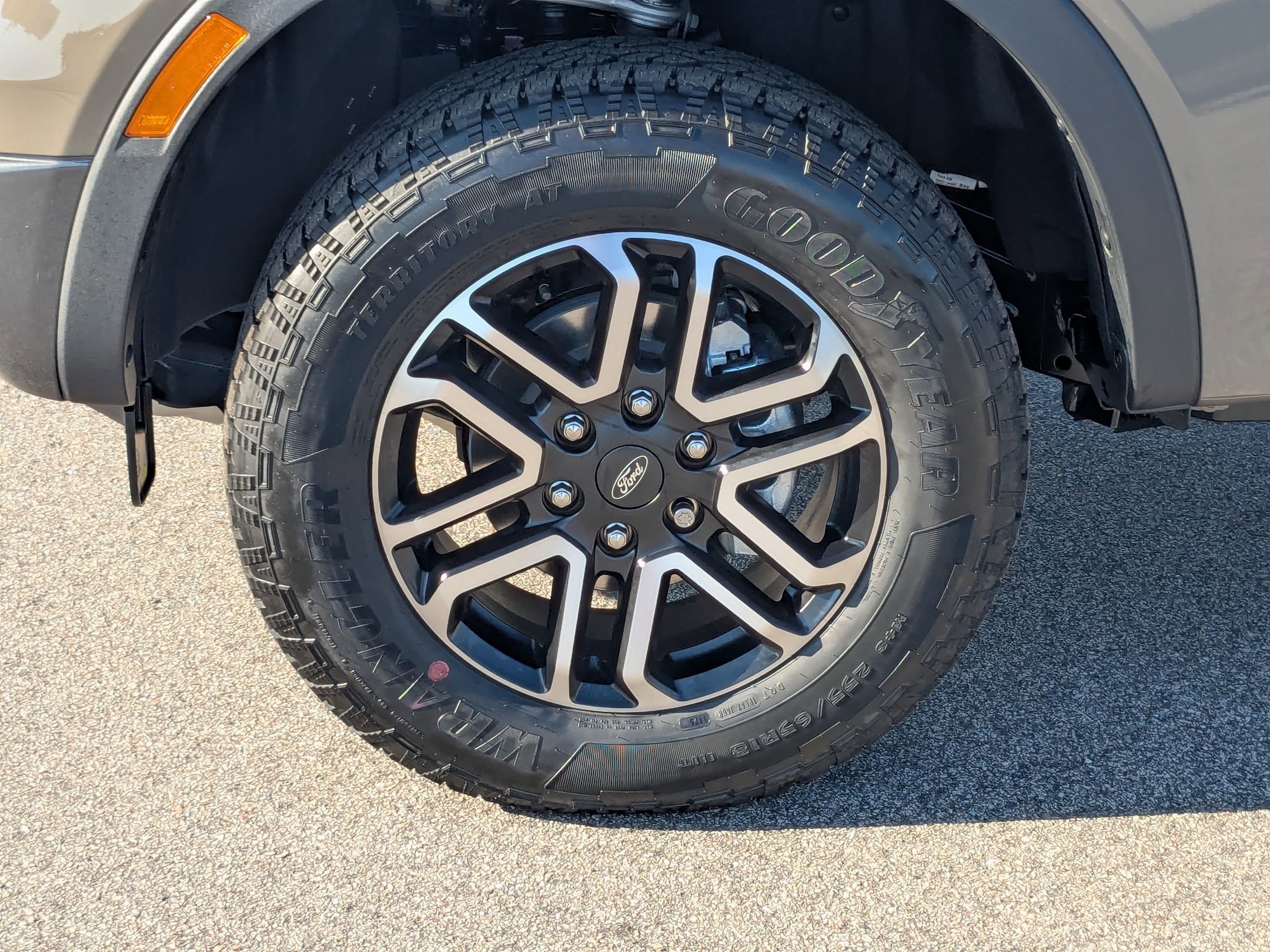 2025 Ford Ranger Lariat photo 3