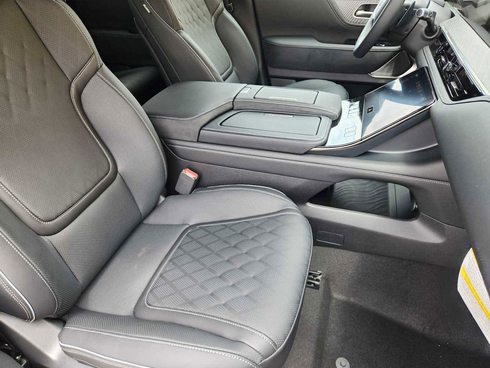 2025 Infiniti QX80 photo 9