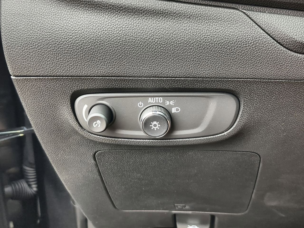 2026 Buick Encore GX Sport Touring photo 17
