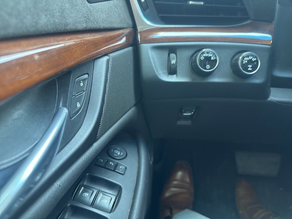 2019 Cadillac Escalade Premium Luxury photo 3