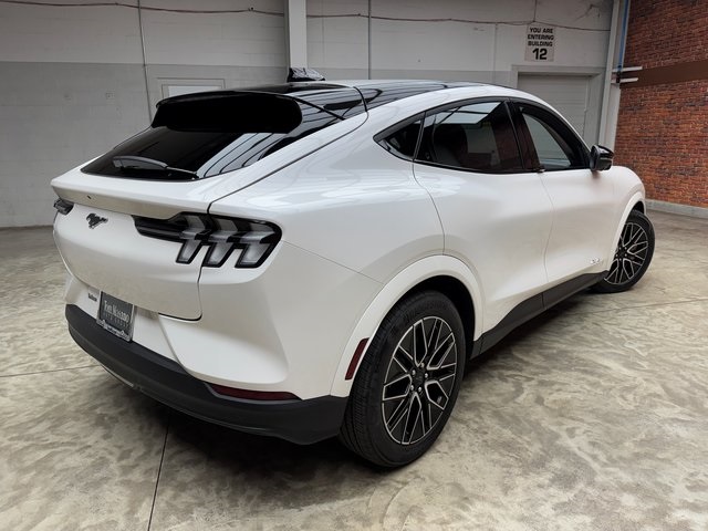 2025 Ford Mustang Mach-E Premium photo 4