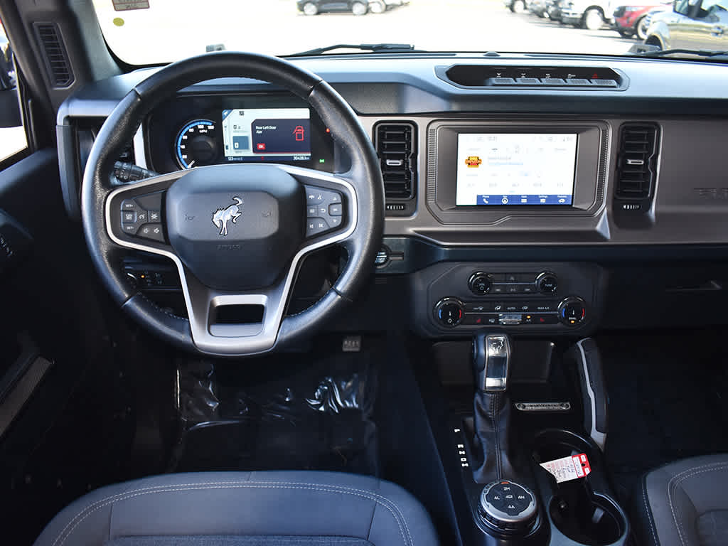 2022 Ford Bronco Outer Banks photo 16