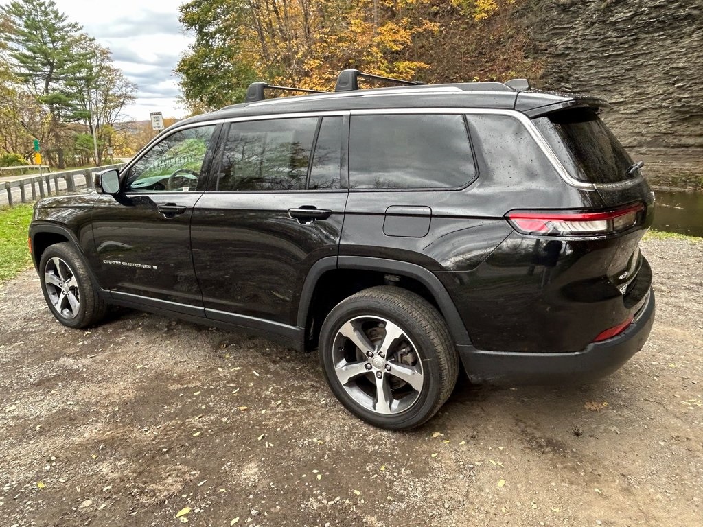 2023 Jeep Grand Cherokee Limited photo 3