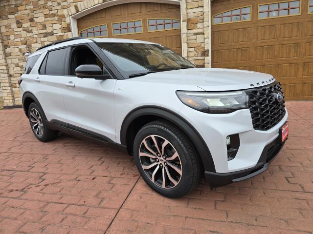 2026 Ford Explorer ST-LINE's photo