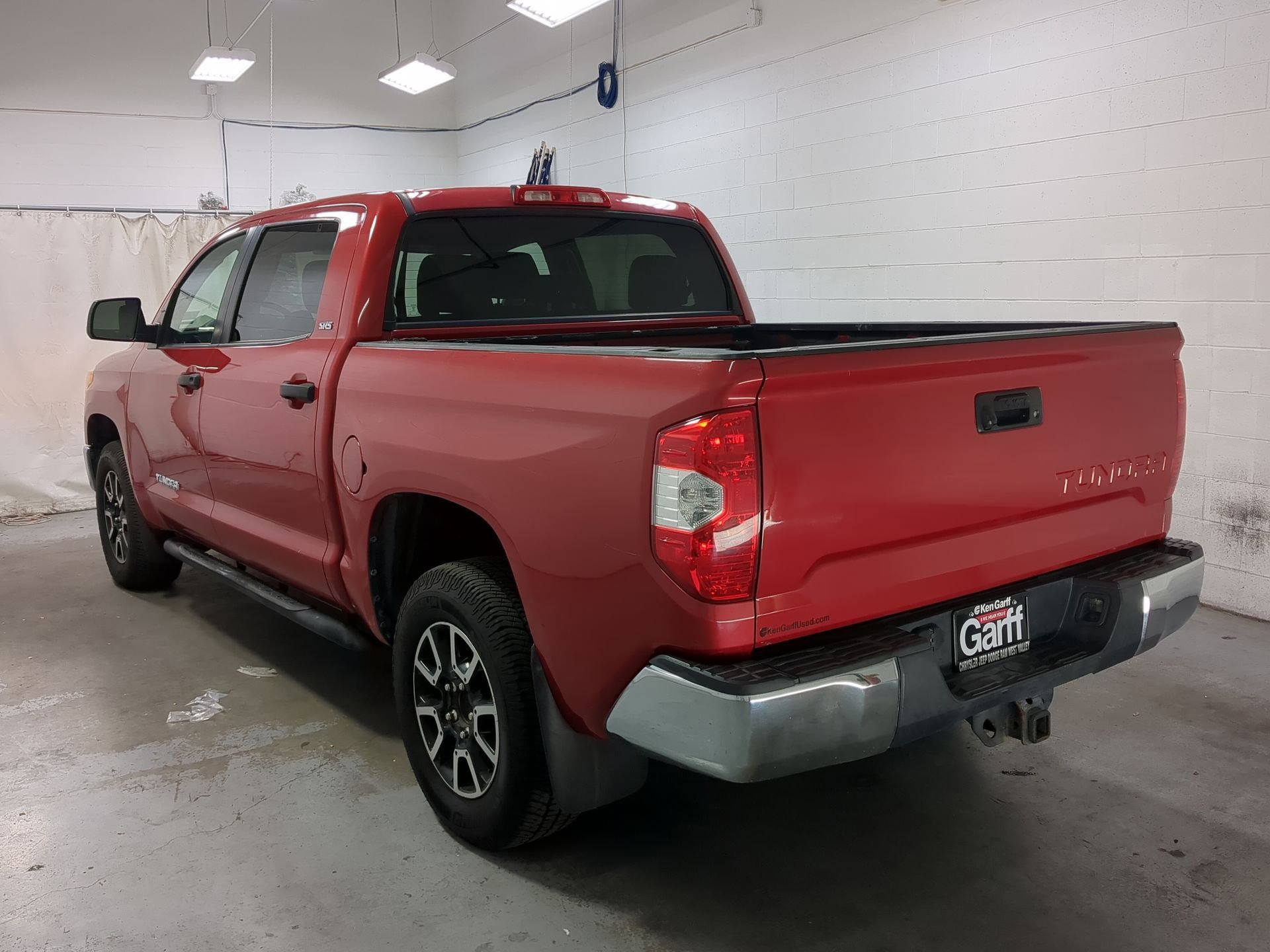 2017 Toyota Tundra SR5 photo 4