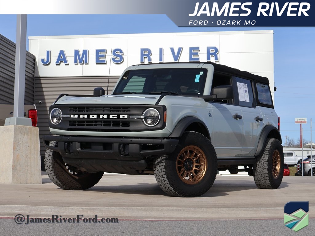 2021 Ford Bronco 4-Door Black Diamond's photo