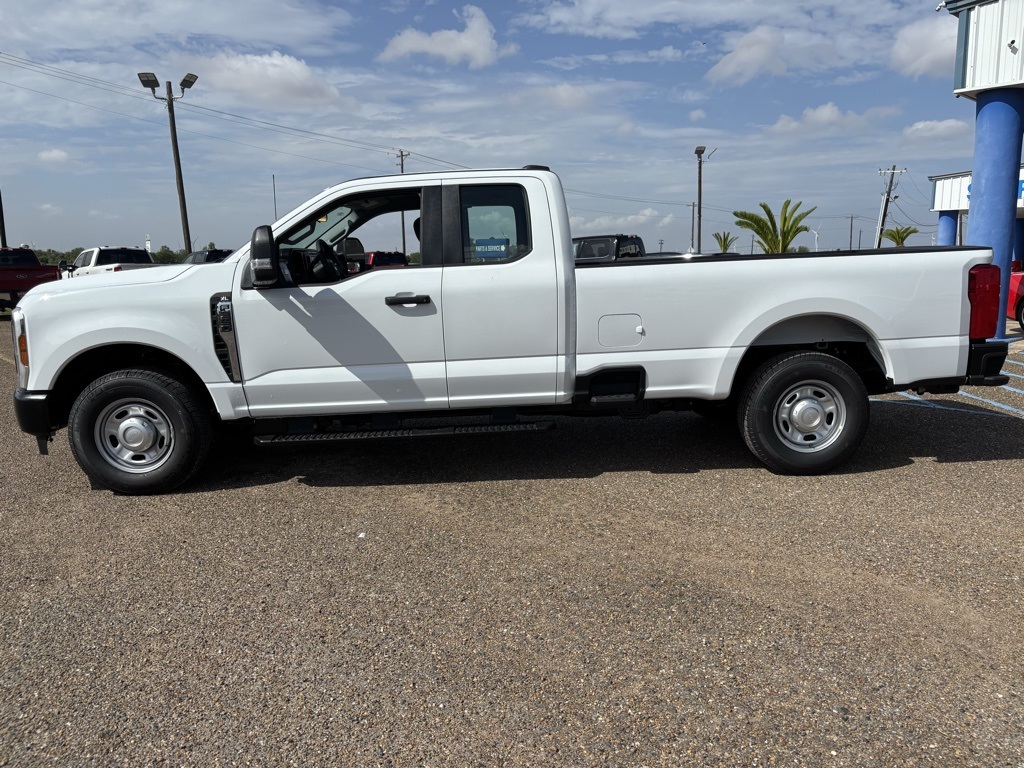 2026 Ford F-350 XL photo 4