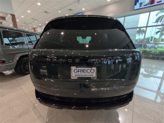 2025 Land Rover Range Rover SE photo 11