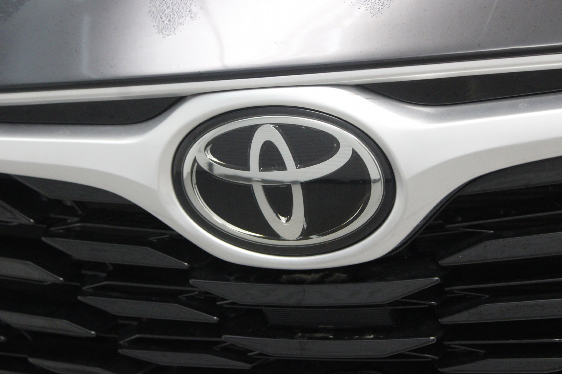 2021 Toyota Highlander XLE photo 3