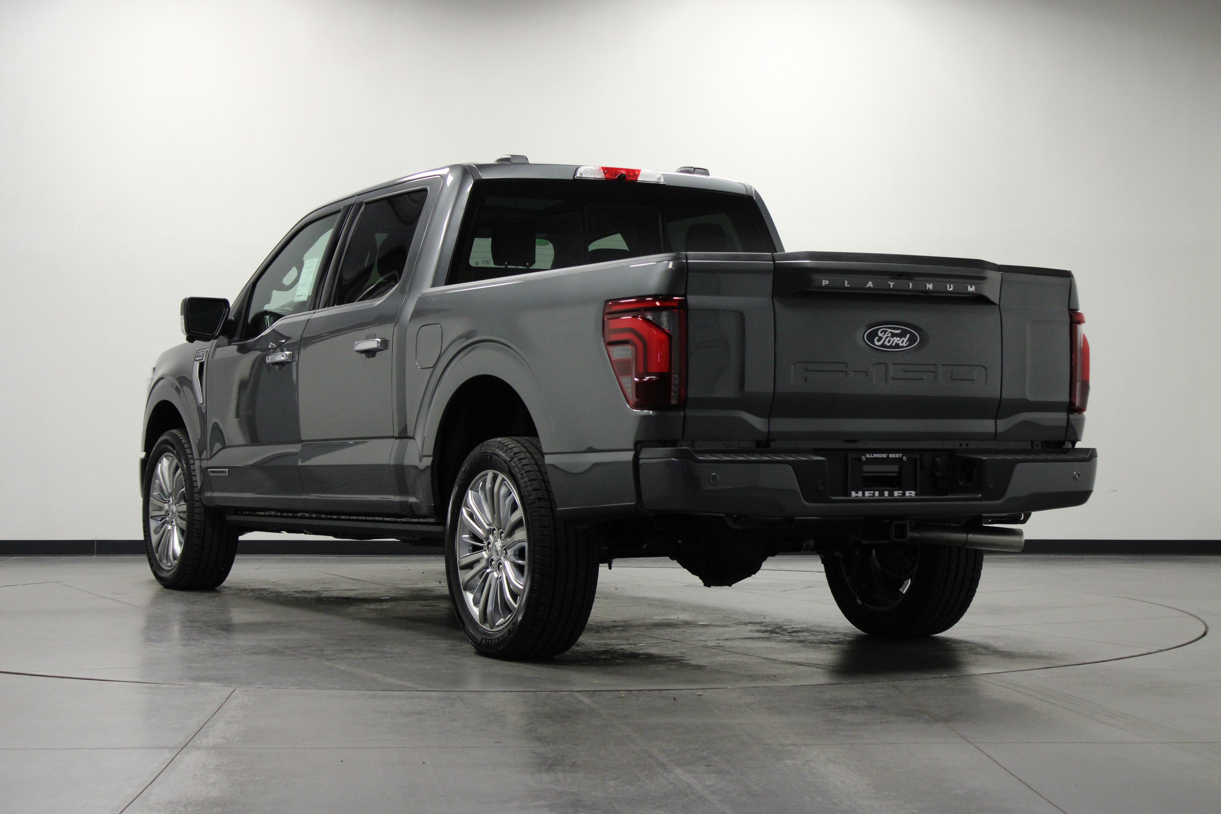 2025 Ford F-150 Platinum photo 5