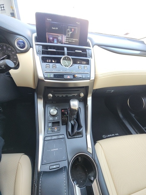2021 Lexus NX 300h Premium photo 8