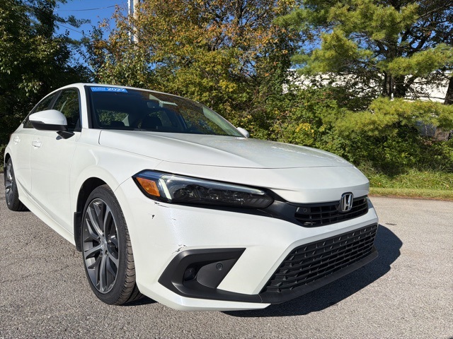 2022 Honda Civic Touring photo 2