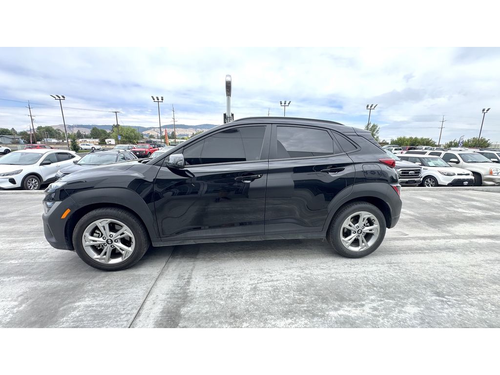 2023 Hyundai Kona SEL photo 2