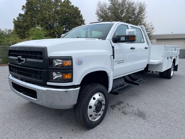 2024 Chevrolet Silverado 4500HD Work Truck photo 3