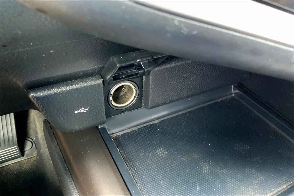 2021 Toyota Camry SE photo 34