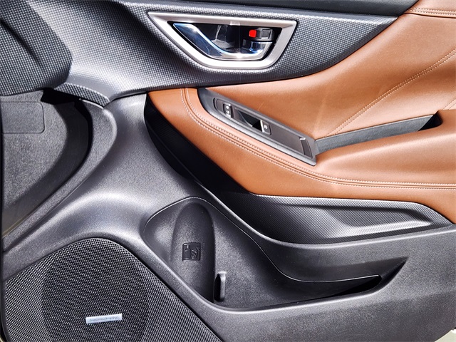 2020 Subaru Forester Touring photo 11