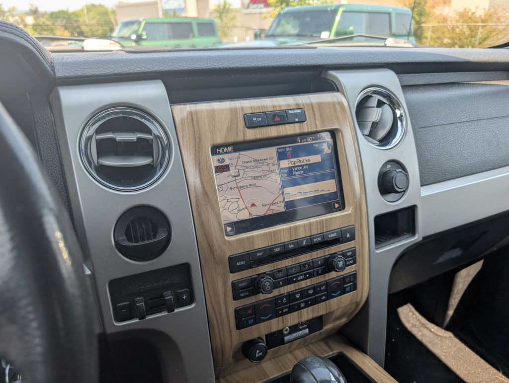 2011 Ford F-150 Lariat photo 12