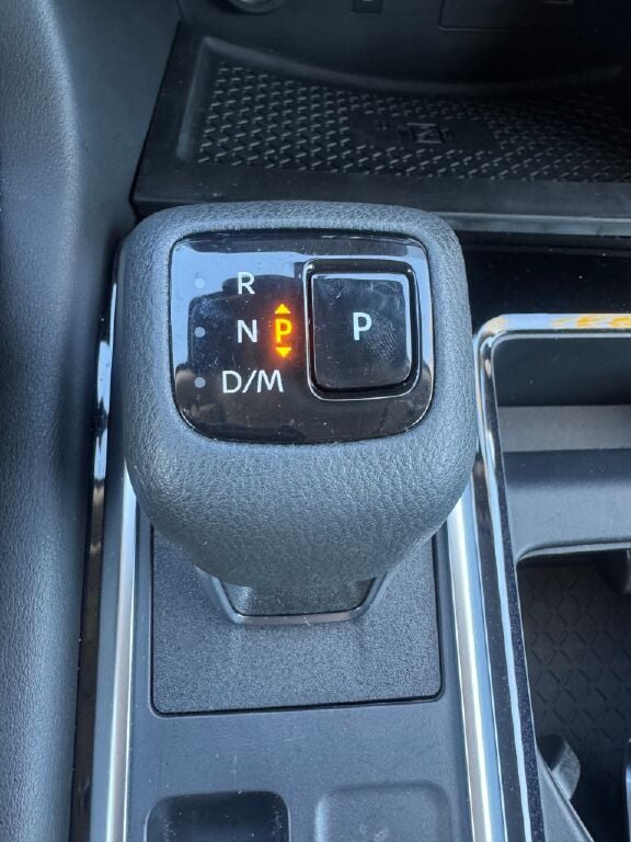 2024 Nissan Pathfinder SL photo 25