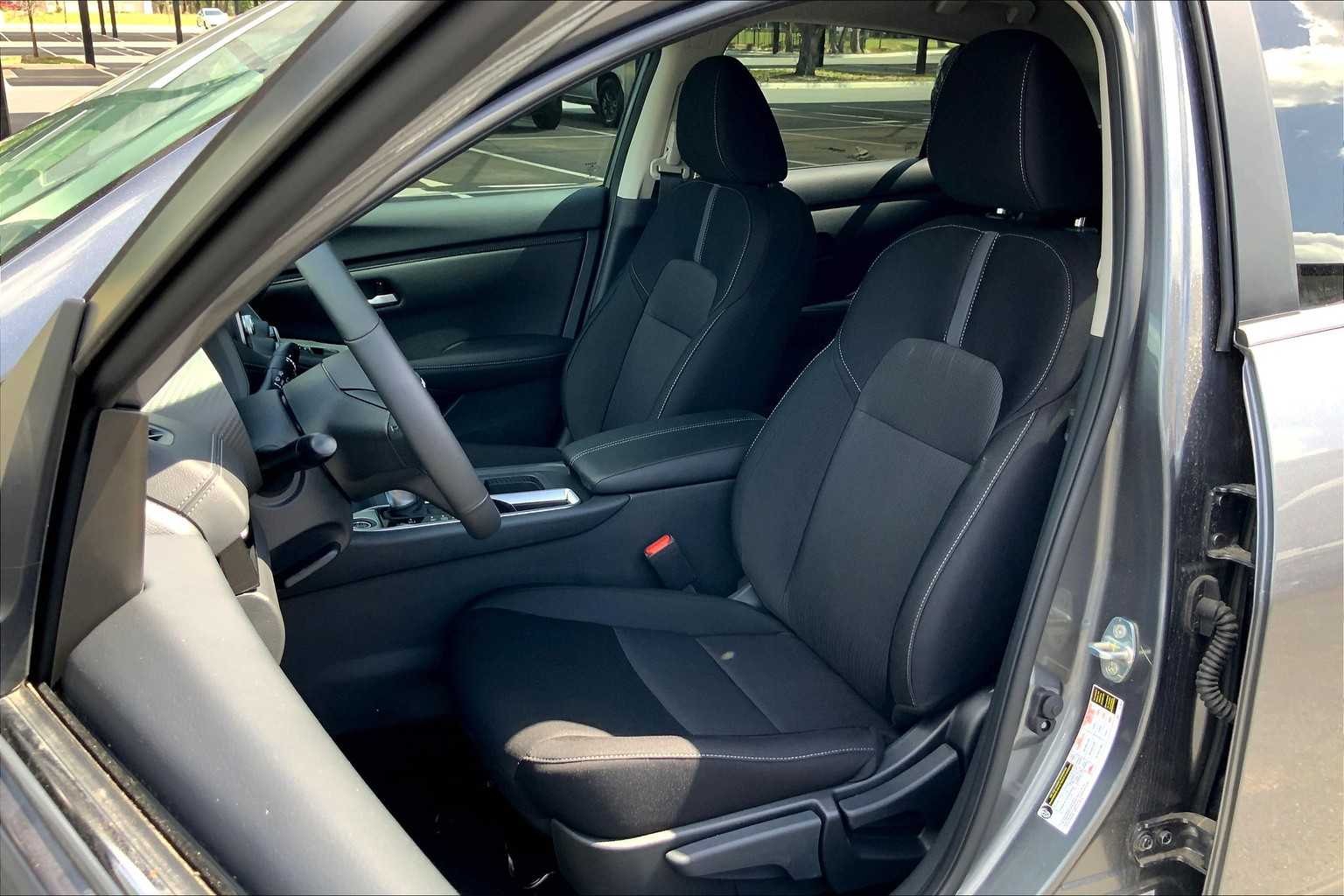 2025 Nissan Sentra SV photo 9