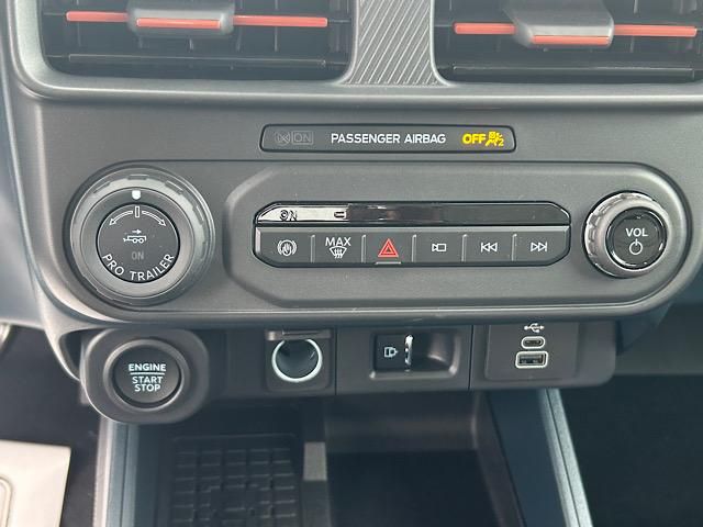 2025 Ford Maverick Lariat photo 30