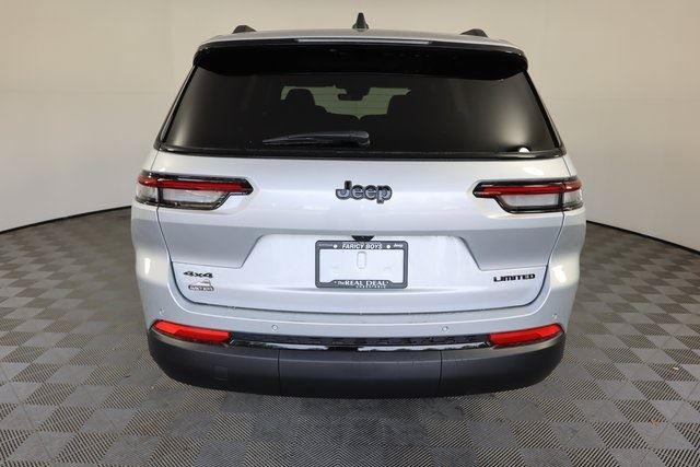 2025 Jeep Grand Cherokee Limited photo 4