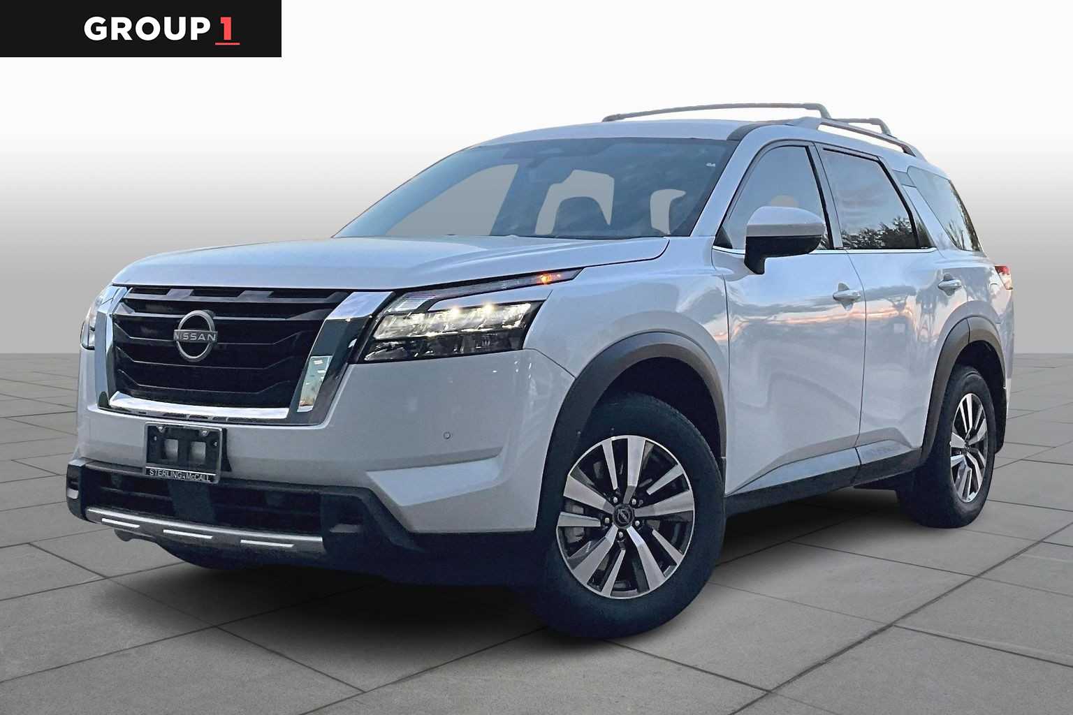 2025 Nissan Pathfinder SL's photo