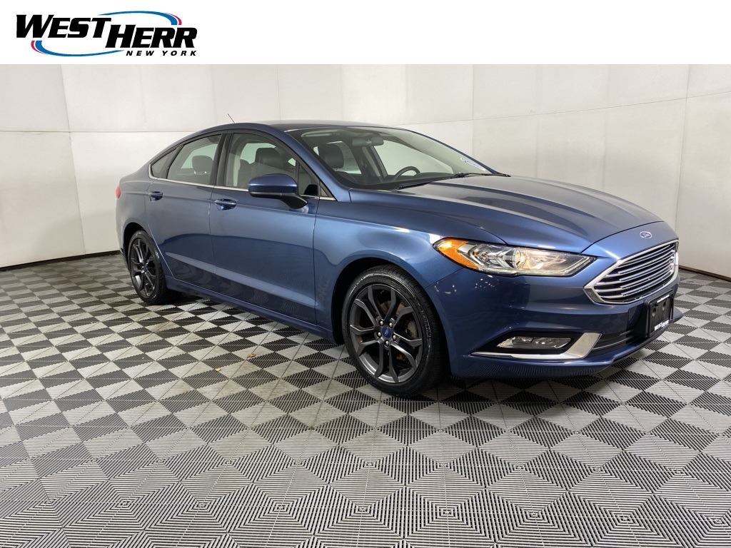 2018 Ford Fusion SE's photo