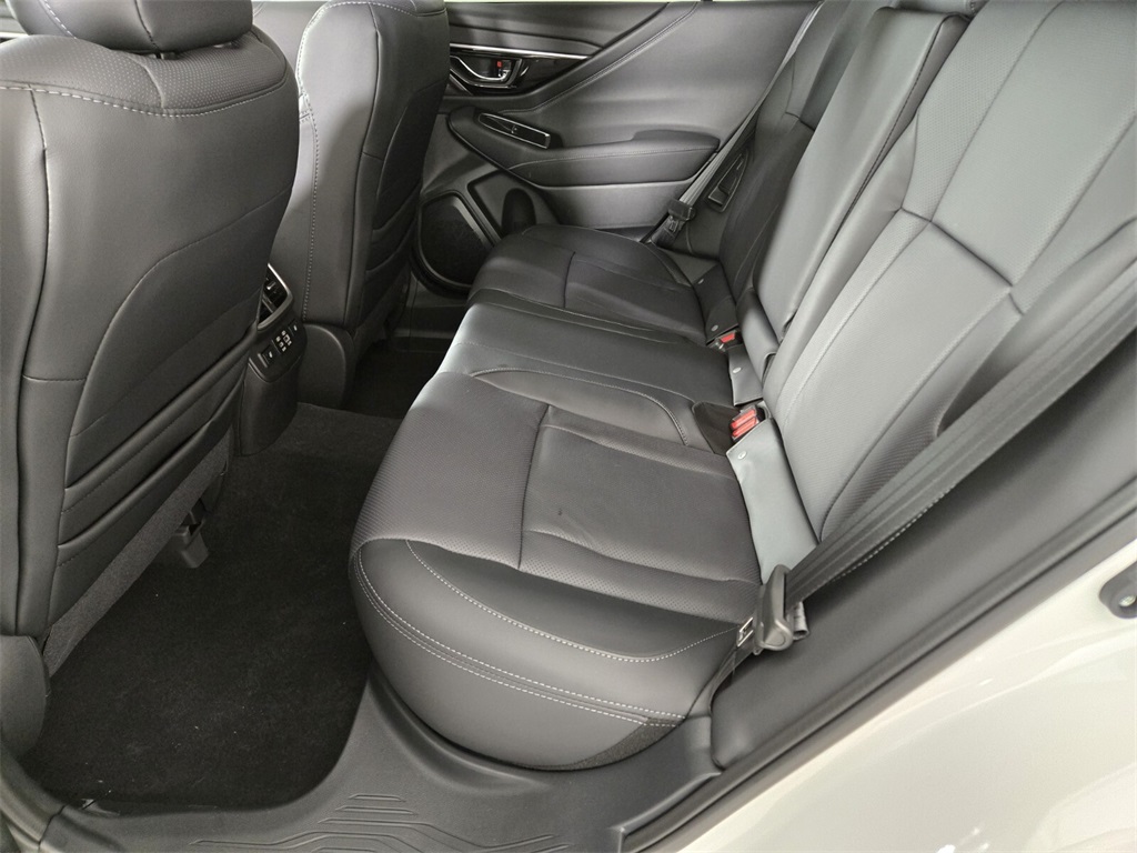 2025 Subaru Outback Limited photo 9