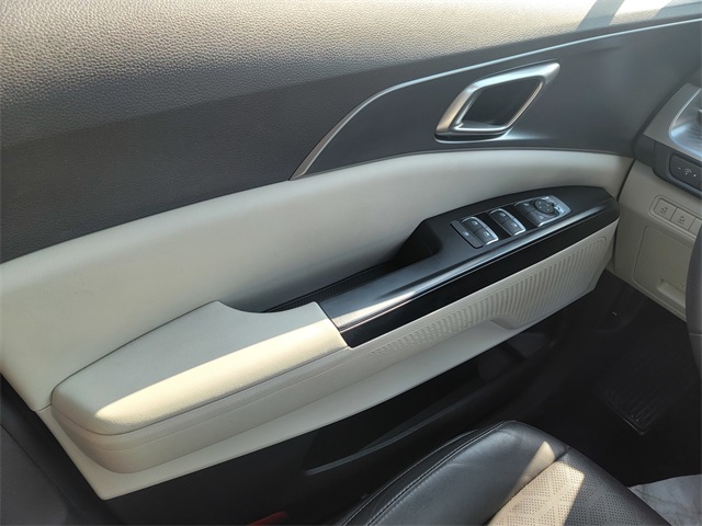 2024 Kia Carnival LX photo 28