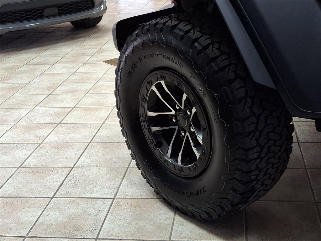 2025 Jeep Wrangler Rubicon photo 9