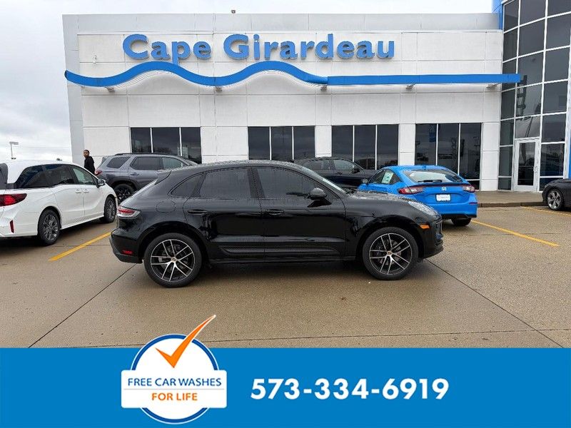 2023 Porsche Macan T's photo