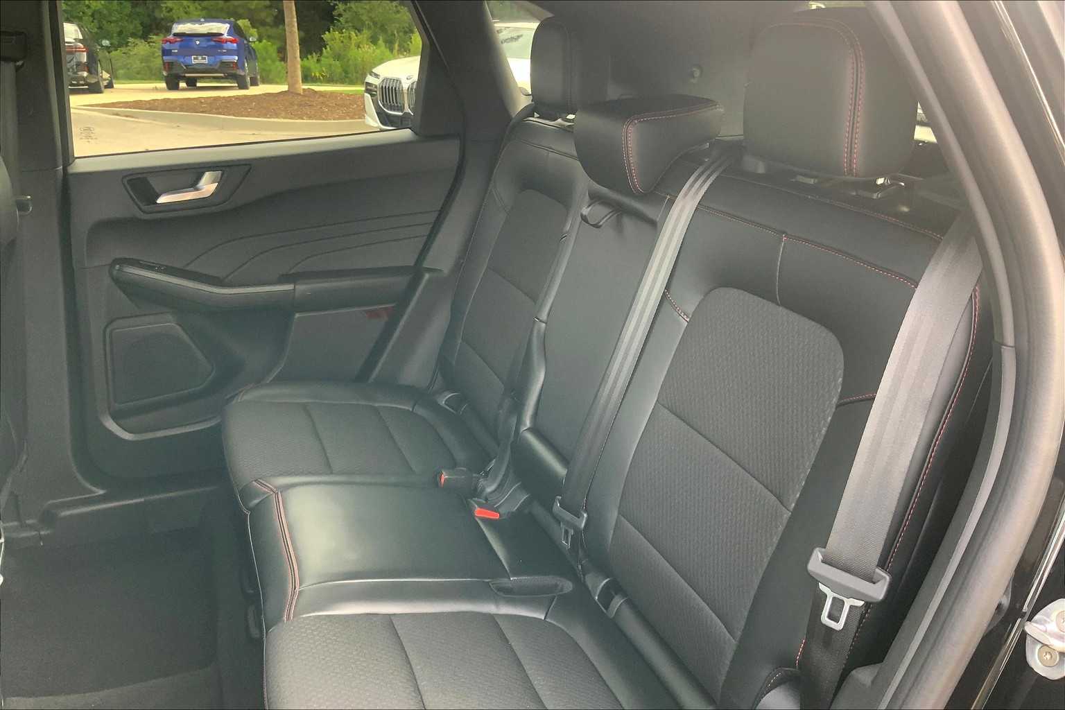 2024 Ford Escape ST-Line photo 20