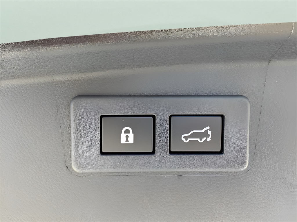 2025 Subaru Outback Touring XT photo 9