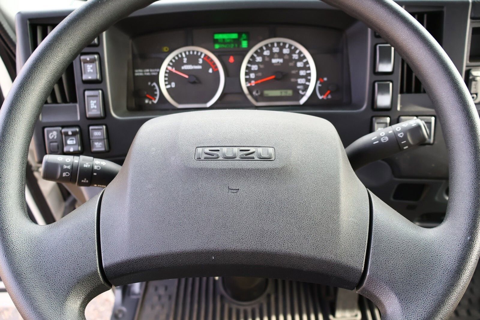 2023 Isuzu NRR Standard Cab photo 8