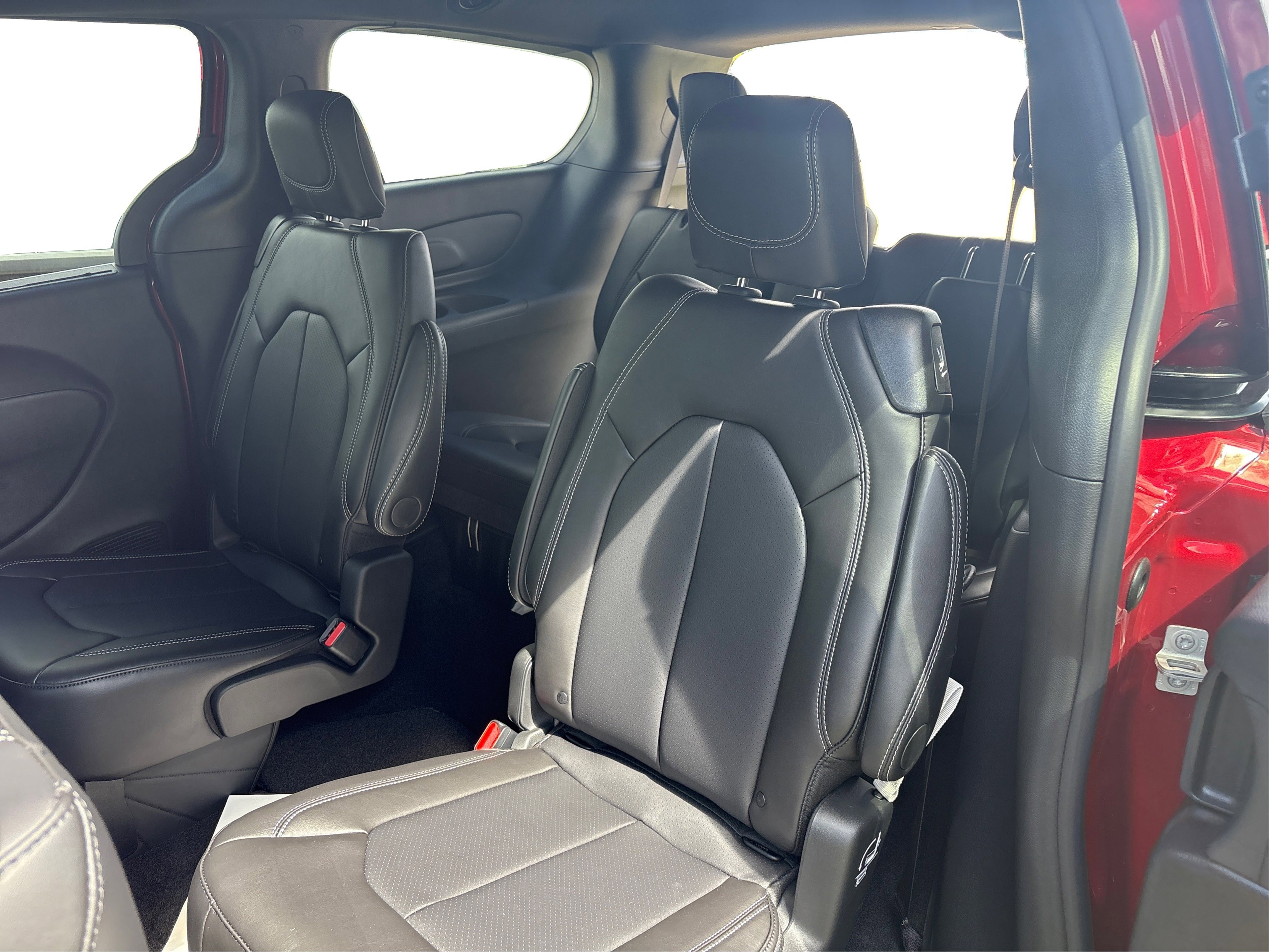 2026 Chrysler Pacifica photo 9