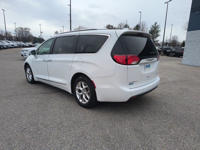 2020 Chrysler Pacifica Limited photo 3
