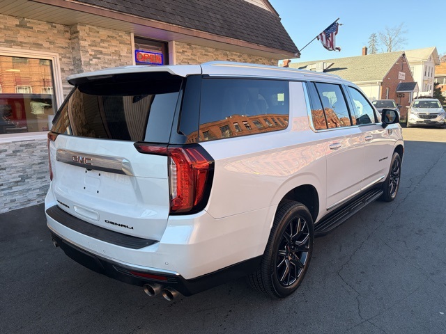 2023 Gmc Yukon XL Denali photo 3