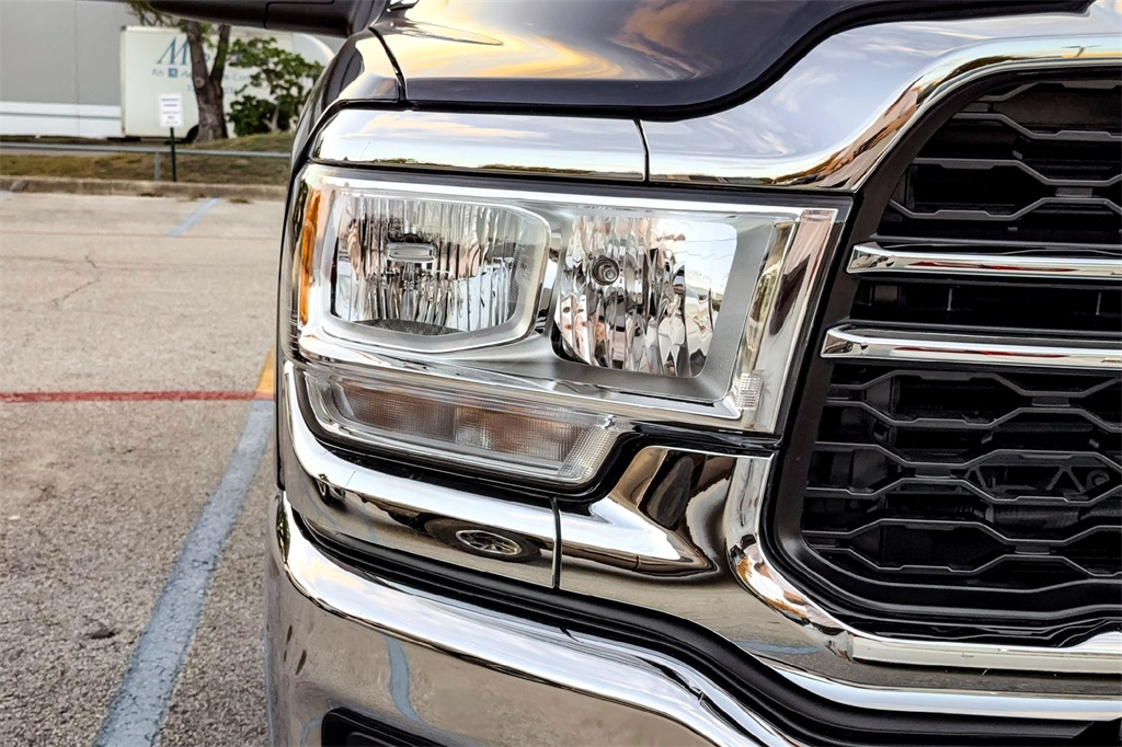 2023 Ram 2500 Tradesman photo 3