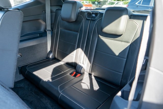 2021 Volkswagen Tiguan SE R-Line Black photo 11