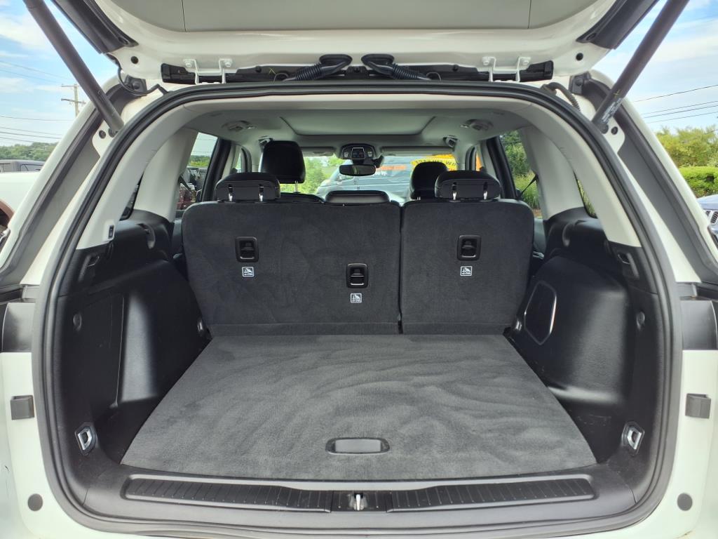 2023 Jeep Cherokee Base photo 11