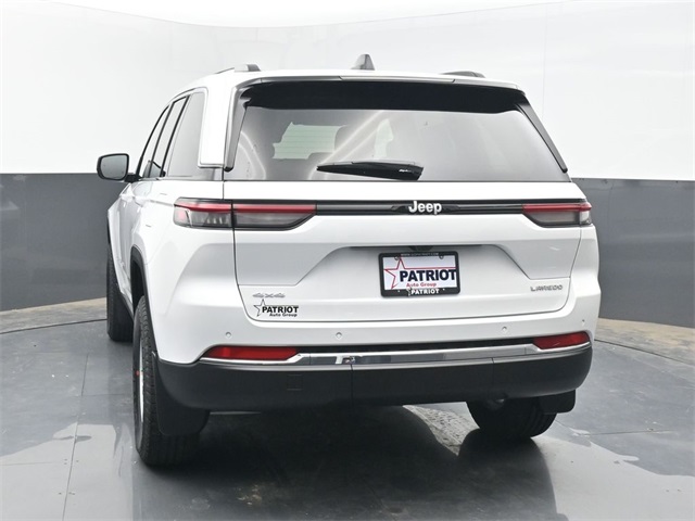 2025 Jeep Grand Cherokee Laredo photo 4