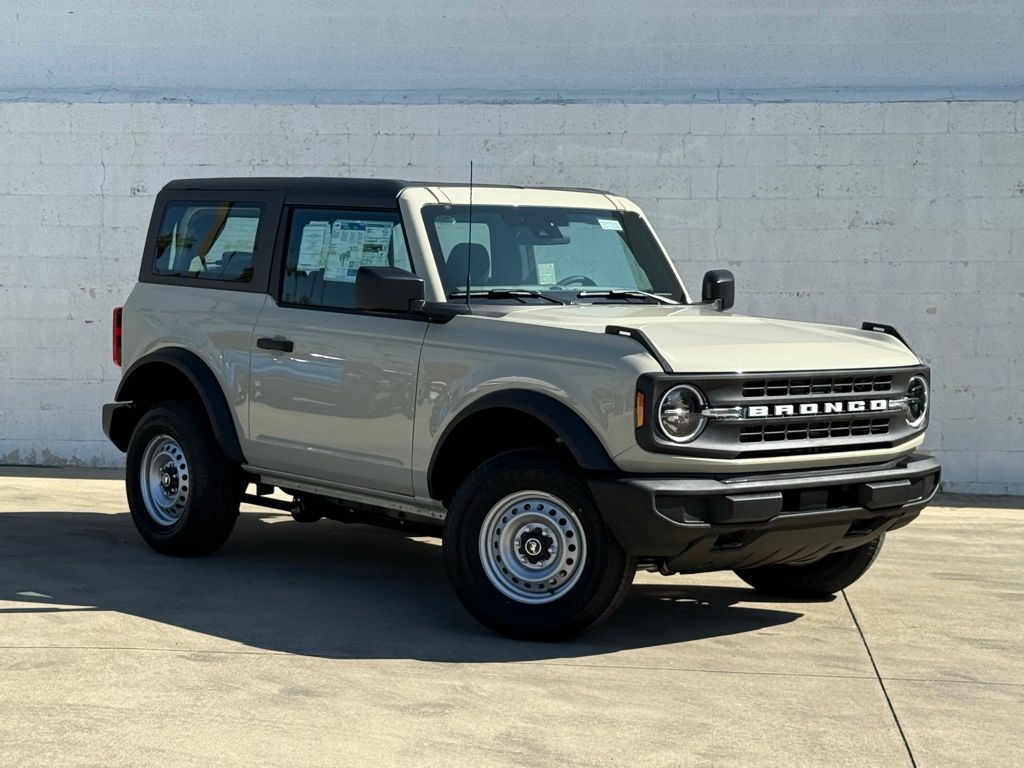 2025 Ford Bronco 2-Door Base's photo